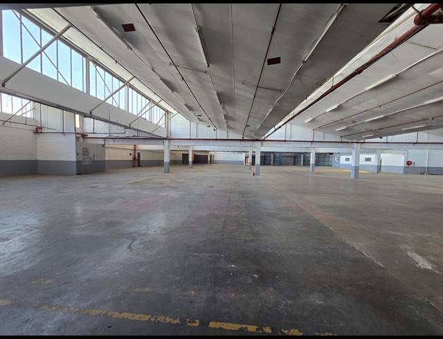 3,762M² WAREHOUSE TO LET IN BENROSE